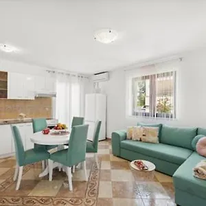 Lorena Apartment
