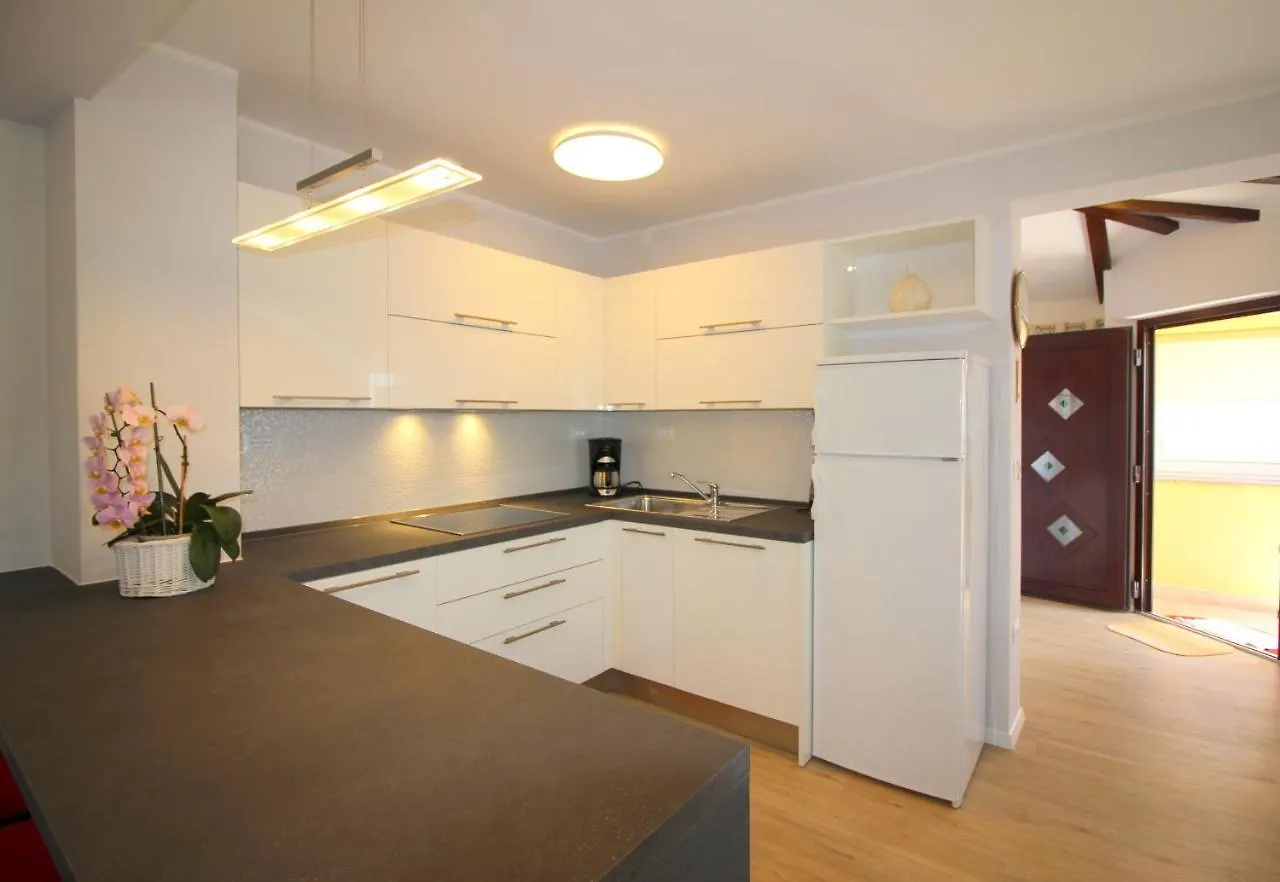 פורץ Apartments Tancel